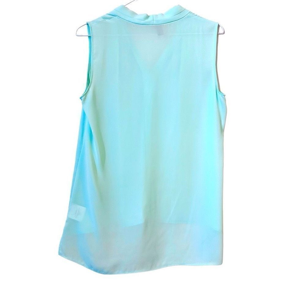 Tahari V Neck High Low Hem Pleated Sleeveless Blouse Top Mint Green Small - Picture 2 of 4